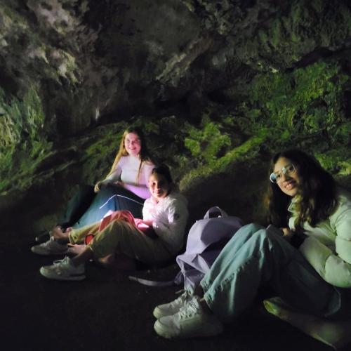Jause in der Höhle